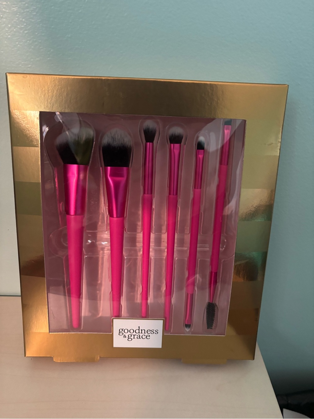 Goodness & Grace Hot Pink Makeup Brush Set
